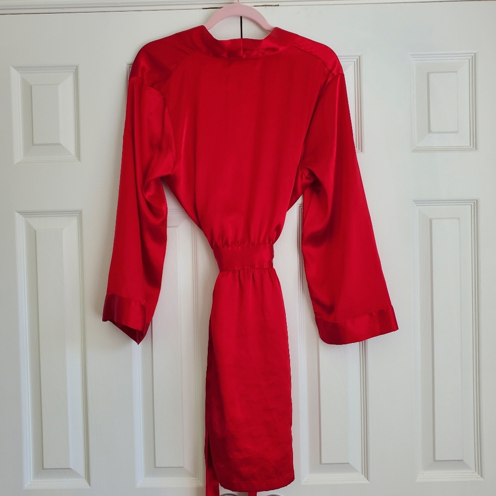 *SOLD* ❤ RED ROBE ❤ - Picture 2 of 6